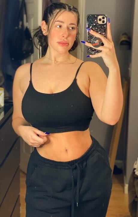 Foto di nudo di fuga di OnlyFans di Nikoleashleyy