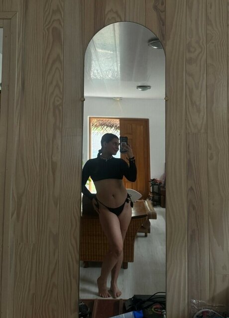 Foto di nudo di fuga di OnlyFans di Leonie Buchegger