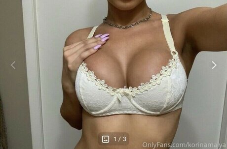 Foto di nudo di fuga di OnlyFans di Korina Maiyaa
