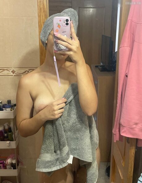 Foto di nudo di fuga di OnlyFans di Kamila Cake