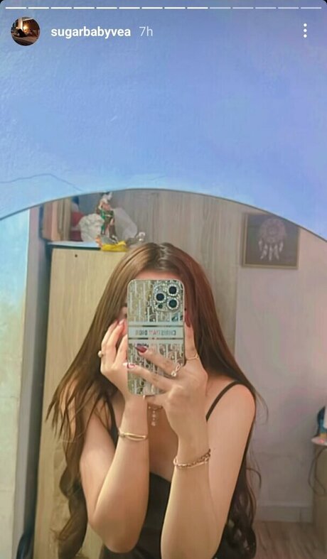 Foto di nudo di fuga di OnlyFans di Olivea Hadid