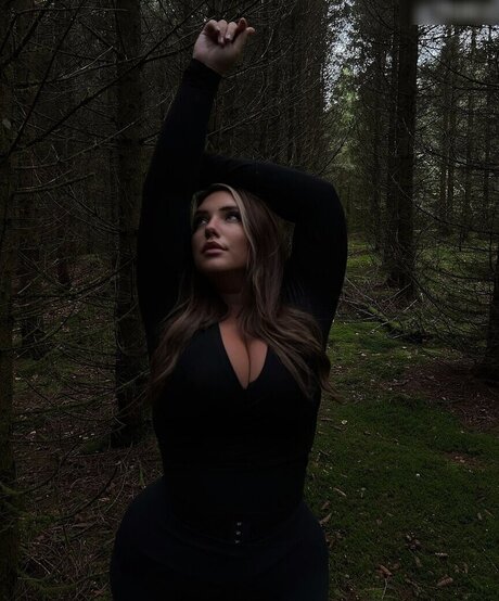 Lara.Marie.v__