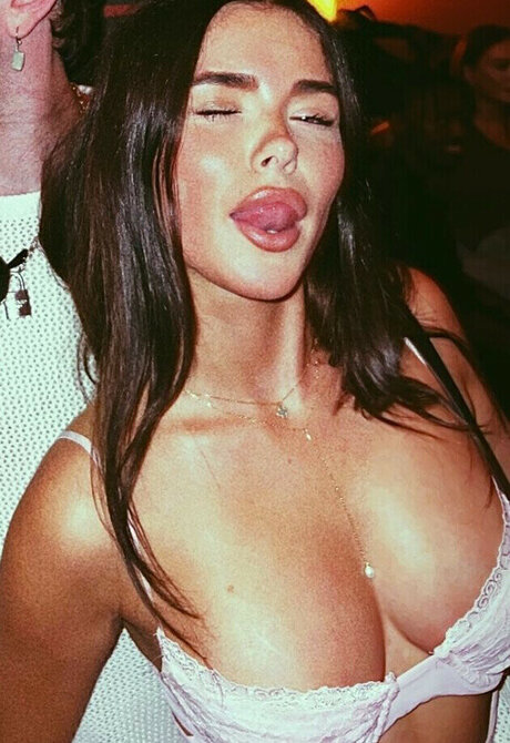 Foto di nudo di fuga di OnlyFans di Clarissa Bea