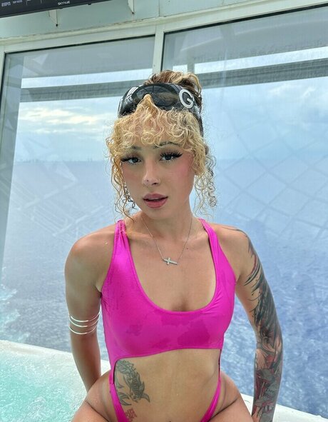Foto di nudo di fuga di OnlyFans di Lizziefreakz