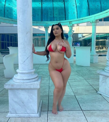 Foto di nudo di fuga di OnlyFans di Thaonenonlyyb