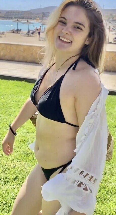 Foto di nudo di fuga di OnlyFans di Mondwika