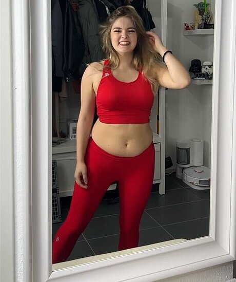 Foto di nudo di fuga di OnlyFans di Mondwika