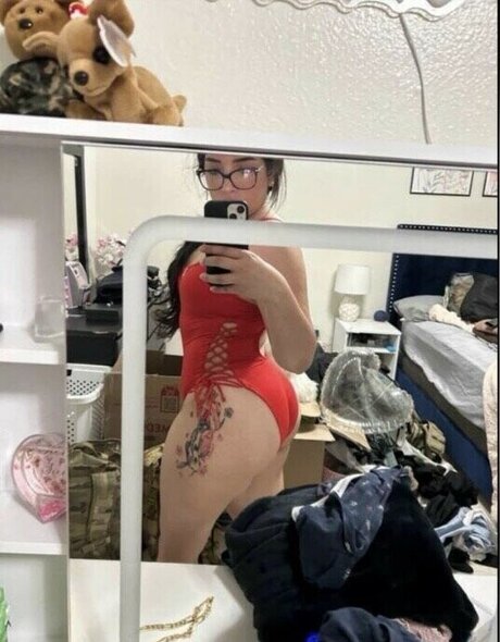 Foto di nudo di fuga di OnlyFans di Alys2hot4u