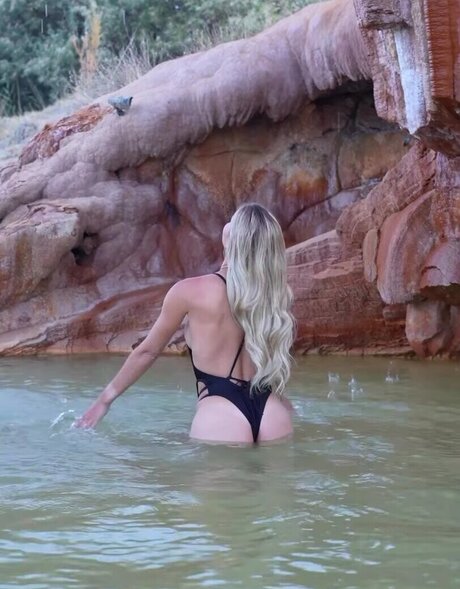 Foto di nudo di fuga di OnlyFans di Julia Baessler