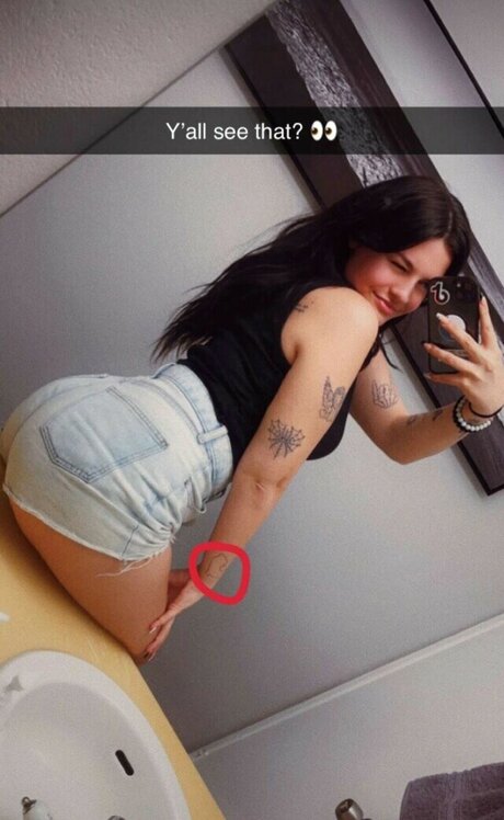 Foto di nudo di fuga di OnlyFans di Valerie Lepelch