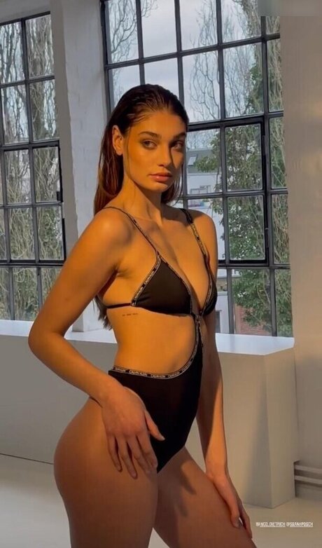 Foto di nudo di fuga di OnlyFans di Sarah Posch