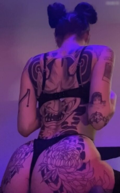 Nakedhugs Aka Sam