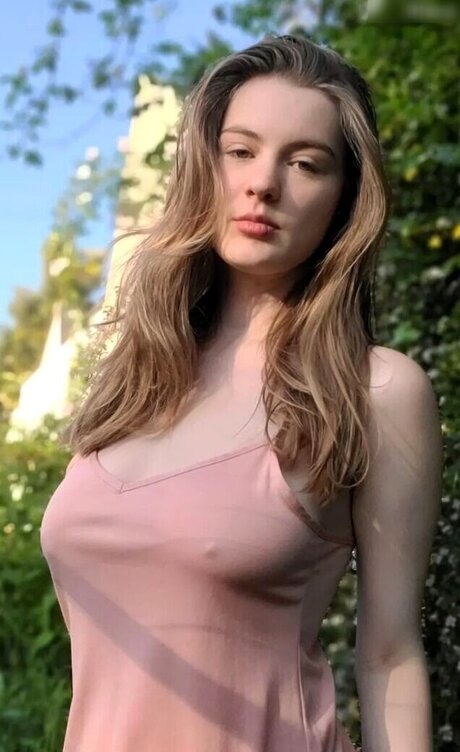 Foto di nudo di fuga di OnlyFans di Lorene Laplusbelle