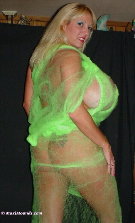 Maxi Mounds