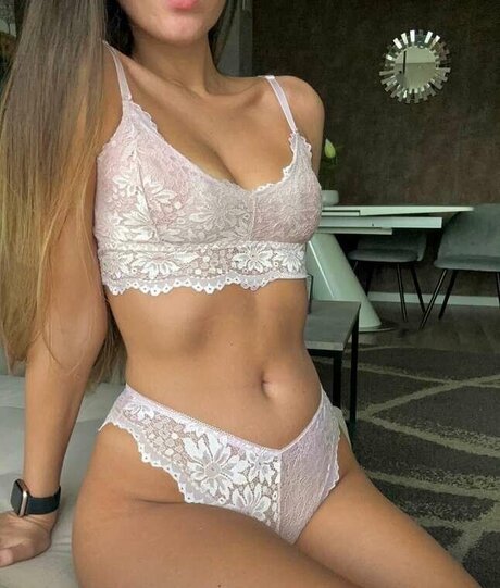 Foto di nudo di fuga di OnlyFans di Nurse Olivia