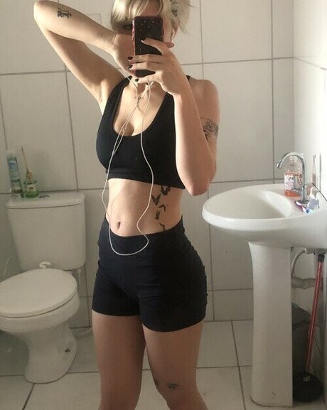Ghosztgirl