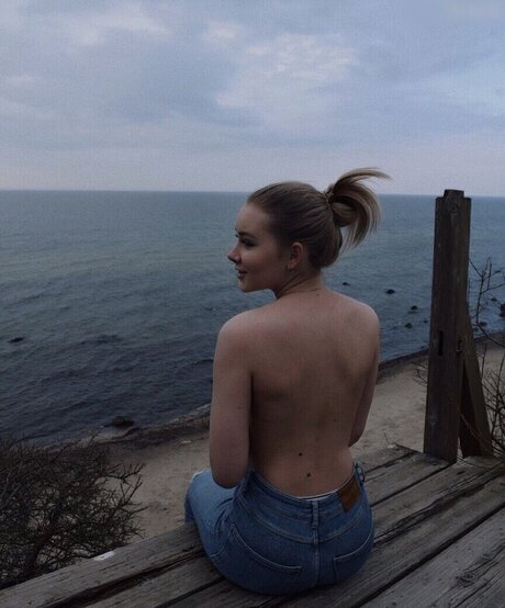Foto di nudo di fuga di OnlyFans di Lili Hamann