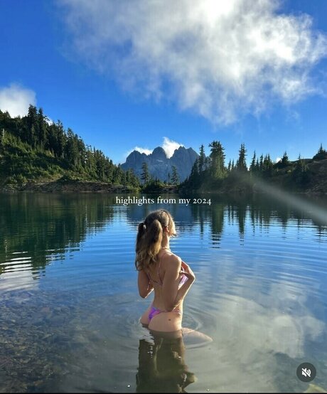 Foto di nudo di fuga di OnlyFans di Rhiannonhikes