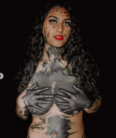 Foto di nudo di fuga di OnlyFans di Ravrodite