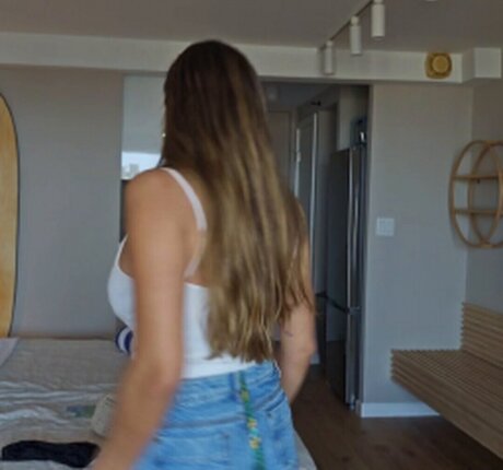 Alexis Debello