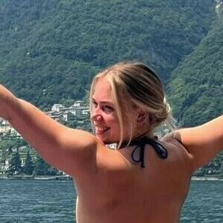 Foto di nudo di fuga di OnlyFans di Izzy Swin