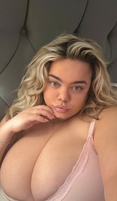 Foto di nudo di fuga di OnlyFans di Xbunnyrosex