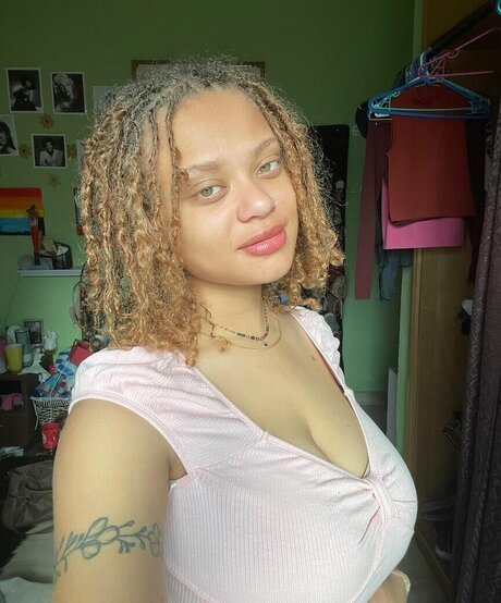 Foto di nudo di fuga di OnlyFans di Lexcova