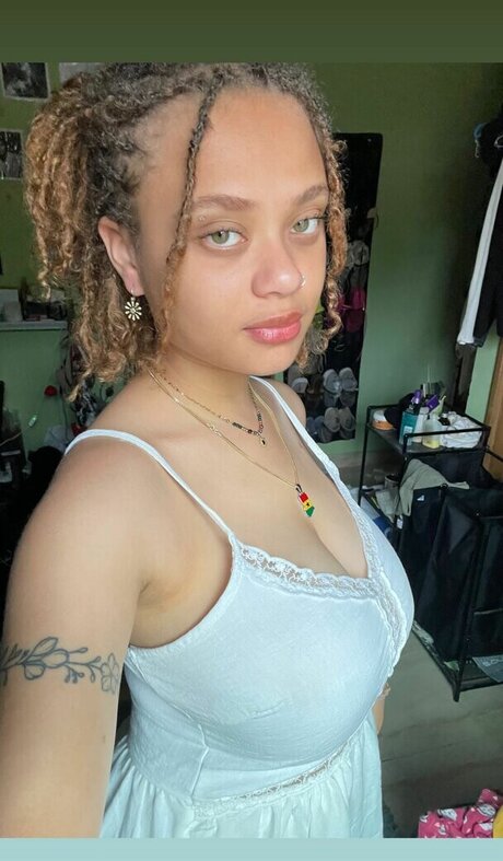 Foto di nudo di fuga di OnlyFans di Lexcova