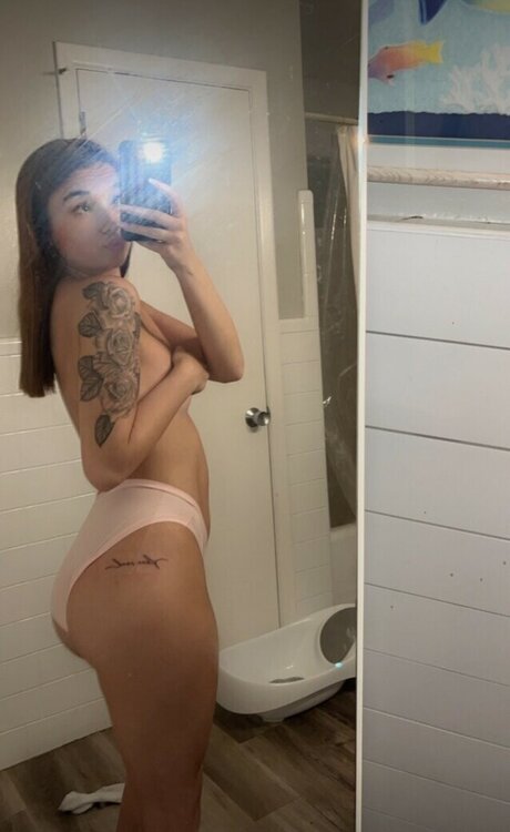 Foto di nudo di fuga di OnlyFans di Summergipson23