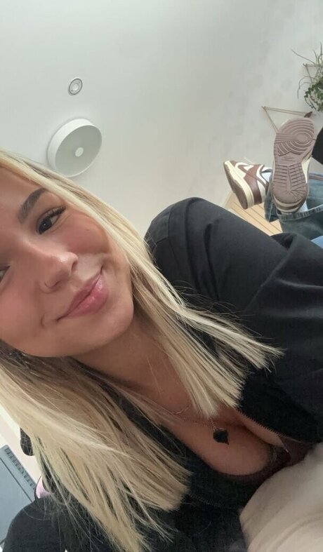 Foto di nudo di fuga di OnlyFans di Emilyynl