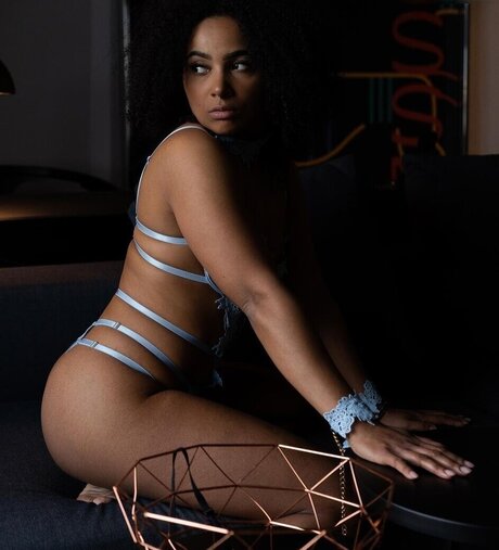 Foto di nudo di fuga di OnlyFans di Graefiinmelanin