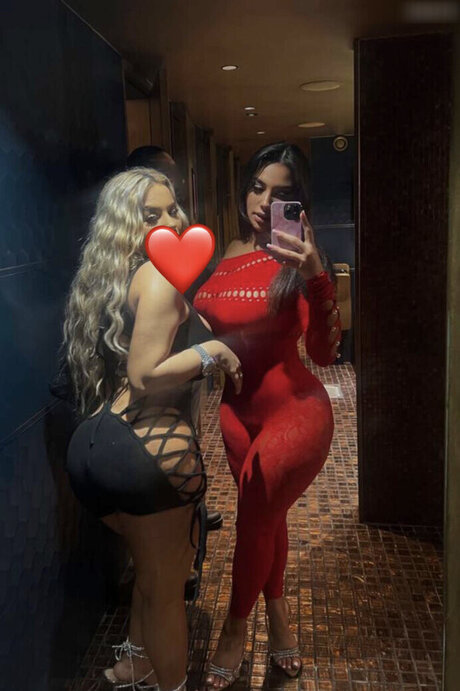 Foto di nudo di fuga di OnlyFans di Nilufarsra
