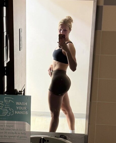 Foto di nudo di fuga di OnlyFans di Cerise Taylor