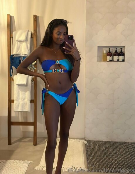 Foto di nudo di fuga di OnlyFans di Therealgiana