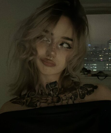 Foto di nudo di fuga di OnlyFans di Pavuk10