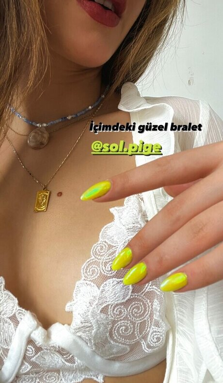 Foto di nudo di fuga di OnlyFans di Zeybik