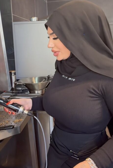 Foto di nudo di fuga di OnlyFans di Abir Zrk