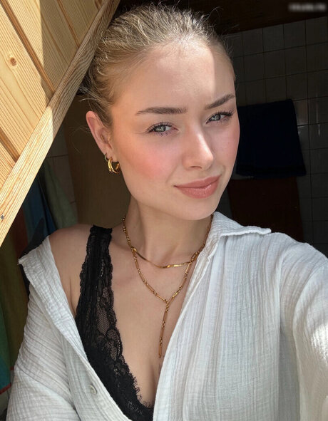 Foto di nudo di fuga di OnlyFans di Marie Denise Schwarz