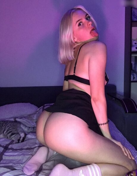 Foto di nudo di fuga di OnlyFans di Mira David