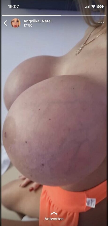 Foto di nudo di fuga di OnlyFans di Baj Angelika