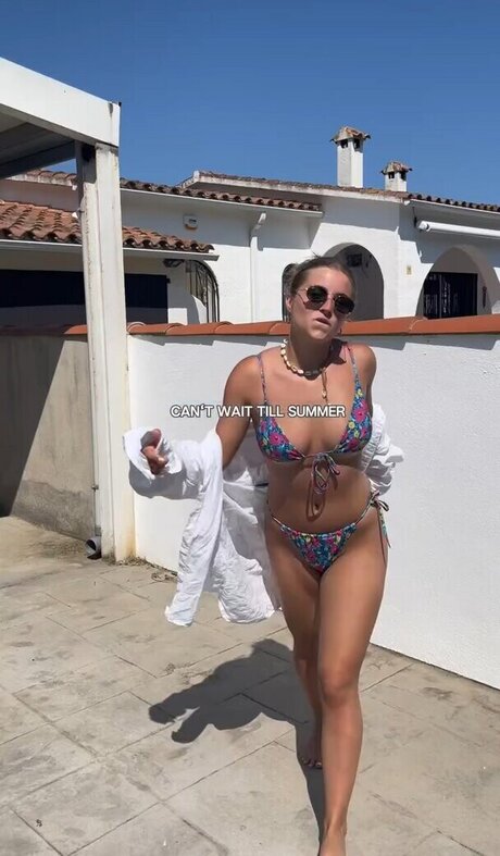 Foto di nudo di fuga di OnlyFans di Lea Breuer