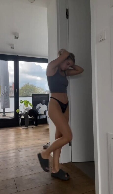 Foto di nudo di fuga di OnlyFans di Lea Breuer