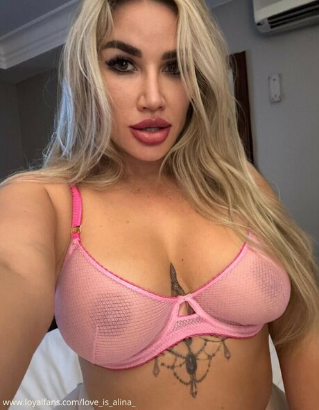 Foto di nudo di fuga di OnlyFans di Loveisalina