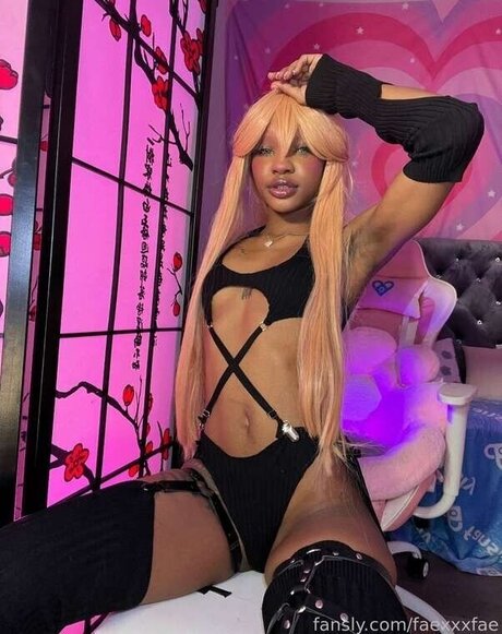 Foto di nudo di fuga di OnlyFans di Faexxxfae