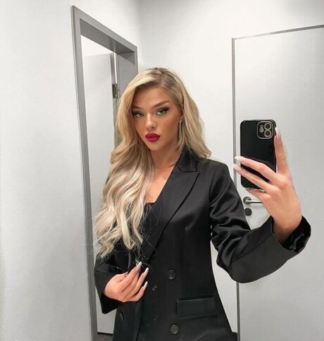 Elaine Victoria