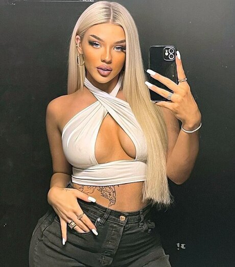 Elaine Victoria
