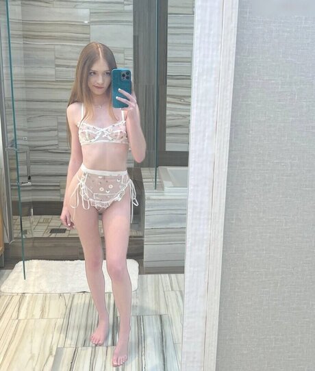 Foto di nudo di fuga di OnlyFans di Myra Moans