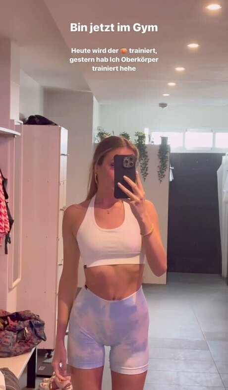 Foto di nudo di fuga di OnlyFans di Lea Katharina Maria