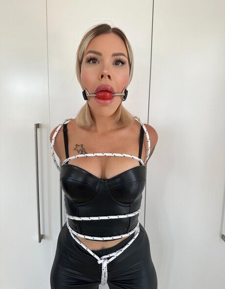 Foto di nudo di fuga di OnlyFans di Lara Bergmann