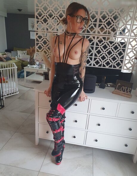 Foto di nudo di fuga di OnlyFans di Lara Bergmann
